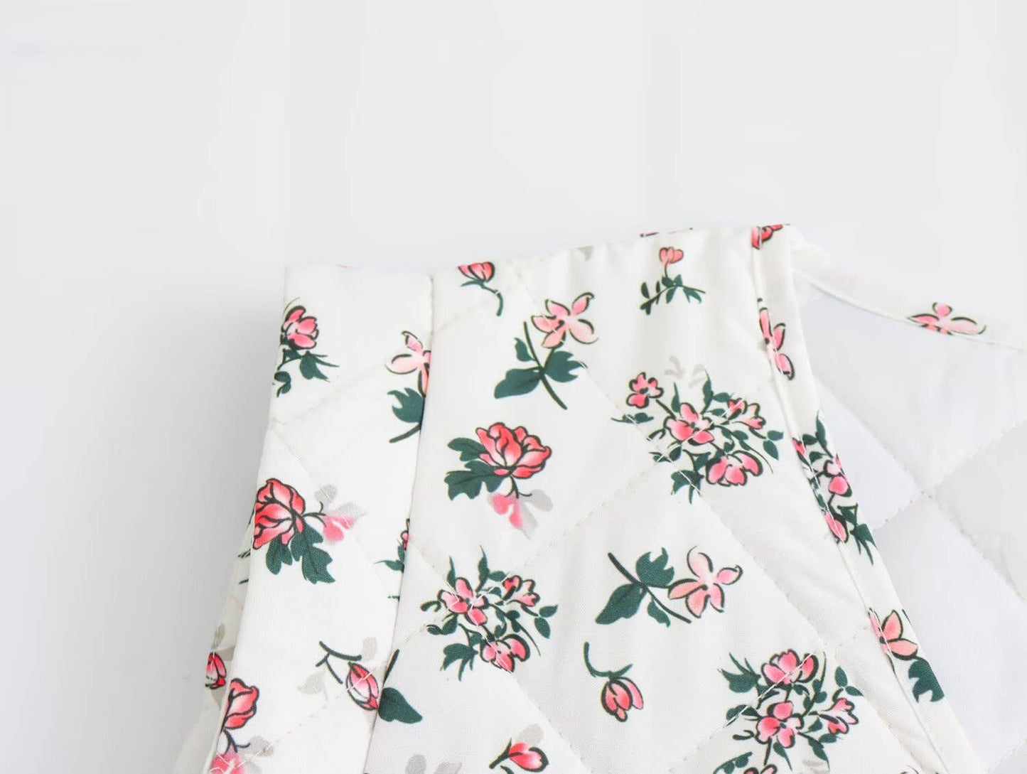 Little Rose Floral Ribbon Bow Tie Front Quilted Vest: Floral / M